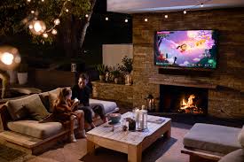 Si en las casas antiguas la chimenea era el centro de reunión no podemos negar que hoy día, nos guste o no, en la mayoría de nuestros salones el televisor es. Consejos Para Elegir El Modelo Ideal De Televisor Para Ti Y Tu Familia Samsung Newsroom Mexico