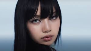 BLACKPINK's Lisa Flaunts Striking Nail Art in V Magazine's Fall Cover