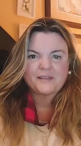 Mudar de país é embarcar em uma jornada de transformação pessoal. Cada novo  hábito, ciclo e cultura que encontramos molda nossa compreensão do mundo e  nos desafia a expandir nossos limites., Está ...