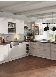Skandinavische Landhauskuche Ideen Bilder Tipps Fur Die Planung Und Umsetzung Kuchenfinder Haus Kuchen Landhauskuche Kuchen Ideen Landhaus