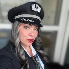 It Ends With Us' Author Shares Unfortunate Health News ⬇️⬇️⬇️