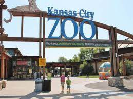 4 Kid Pleasing Stops In Kansas City Missouri Traveling Mom Kansas City Missouri Kansas City Zoo Kansas City