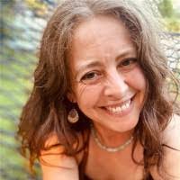 Anna Sachs's Instagram, Twitter & Facebook