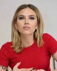 Can you tell me a lipstick that is this color? : r/csakcsajok