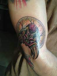 It feels very strange at first, and can certainly hurt a little more than you're expecting, but the end result is gorgeous. Metroid Tattoo By J Barnett Tenth Sanctum Tattoo In Omaha Ne Metroid Tattoo Gaming Tattoo Tattoos