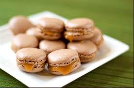 Macarons Au Caramel Au Beurre Sale Avec Thermomix Macaron Thermomix Macaron Macaron Caramel