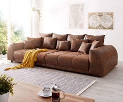 Lose yourself in soft plush comfort as you stretch out on the sumptuous big softie collection. Bigsofa Violetta Braun 310x135 Cm Antik Optik Kaufland De