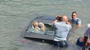 save woman from sinking car
