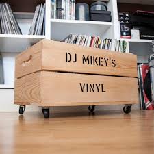 Meuble Vinyle 35 Idees Design Et Pratiques Pour Votre Collection Archzine Fr Meuble Vinyle Rangement De Disques Vinyle