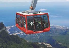 8 kişi kapasiteli, 36 kabinle hizmet veriyor. Luftseilbahn Olympos Teleferik Antalya Alanya Ausfluge Antalya Alanya Turkei