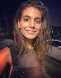 Actress Caitlin Stasey Expressed Her Views On The Demerits Of Being The Pretty Girl Of Hollywood Caitlin Stasey Actresses Reign Actress