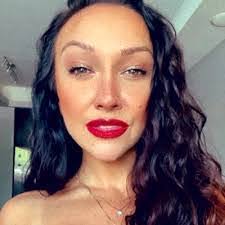 Rebekah Shea's Instagram, Twitter & Facebook