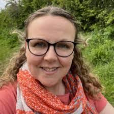 Paula Hempstead's Instagram, Twitter & Facebook