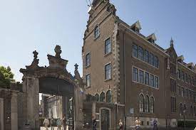 You see this page because there is no web site at this address. Maastricht Premium Program Felix Schwake