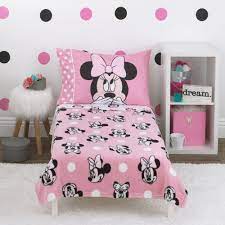 As the longtime sweetheart of mickey mouse, she is an anthropomorphic mouse with white gloves, a bow. Disney Minnie Mouse Blushing Minnie 4 Piece Toddler Bedding Set Wayfair
