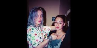 Know singer's bio, wiki, salary, net worth including her dating life, boyfriend, married or husband, parents, brother, and age, height, facts. Billie Eilish O Connell And Danielle Bregoli Dating Gossip News Photos