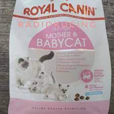 Diformulasikan untuk mengoptimalkan kebutuhan nutrisi bagi kucing serta meningkatkan sistem imunitas tubuh kucing terhadap penyakit yang dapat menyerang. Review Makanan Kucing Royal Canin Mother Kitten Bungkus Pink Radiokucing Com