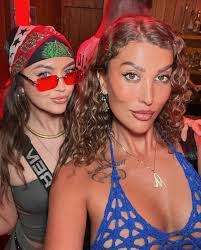 Michelle Roscoe's Instagram, Twitter & Facebook