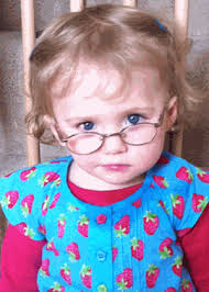 Menina que nasceu sem nervos auditivos aprende a falar após ganhar ouvido  biônico