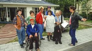 Familie Flodder komt in 2027 eindelijk naar het theater: ’Het wordt brutaal, herkenbaar en ongepolijst’