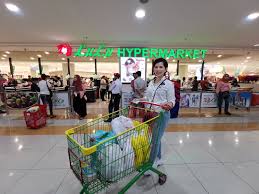 Lulu opens new express store at adnec, abu dhabi. Lulu S Prize Giving Ceremony Dream Drive Shop Win Betty S Journey