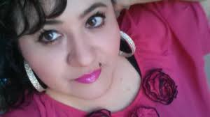 love swoons through its own echo burns the edges of its own death…  arabesque of wind breathes its own fluidity, memory gathers and fades in  pools of light dissolving into the fade