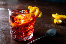 Il bitter della negroni antica distilleria è l'aperitivo dal gusto pieno e deciso. Dall Americano Al Negroni La Storia Di Un Cocktail