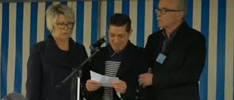 Il estime également que l'attitude du mari d'alexia pendant les mois précédents aura un coût sur le plan judiciaire… extrait du magazine 19h le dimanche du 4 février. Alexia Daval Ce Moment Ou Jonathann Daval Rendait Hommage En Larmes A Sa Femme Lors De La Marche Blanche Video Jean Marc Morandini
