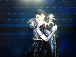 Takarazuka revue company ）は、兵庫県 宝塚市に本拠地を置く歌劇団である。. å®å¡šæ­ŒåŠ‡å›£ 100å'¨å¹´ å®å¡šãƒ–ãƒ­ã‚°