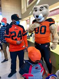The bc lions were the worst team in the league and that night, they were facing doug flutie and i'm a pro mascot myself, and last year, one of the teams i work for was in fact, the worst in the league. Nothing Like The Bc Children S Hospital Foundation Facebook