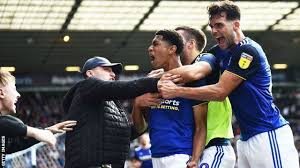 Jude victor william bellingham (born 29 june 2003) is an english professional footballer who plays as a midfielder for bundesliga club borussia dortmund and the england national team. Jude Bellingham Evidence That Suggests 17 Year Old Could Be Dortmund Success Bbc Sport