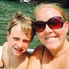 Anne Spellman's Instagram, Twitter & Facebook