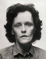 Acum 76 de ani, s-a născut Sylvia Likens. Doar 16 ani mai târziu, avea să  fie torturată până la moarte de o întreagă vecinătate. :  r/TrueCrimeDiscussion