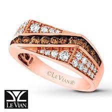 Le Vian Men S Band In Strawberry Gold With 1 1 3 Ct Tw Chocolate Diamonds And Vanilla Levian Chocolate Diamonds Queen Jewelry Levian Chocolate Diamonds Rings