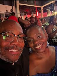 aging and texting habits revealed through complete sentences and punctuation