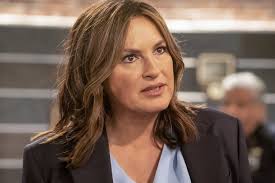 The murder of a corrections officer leads detectives to a women's prison where a guard was linked to an inmate carmichael put away on. The 10 Best Law Order Svu Episodes Popsugar Entertainment