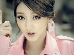 Eunji Park's Instagram, Twitter & Facebook