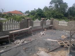 Maklumat mengenai pengiraan garis tangga konkrit. Pagar Rumah Coretan Dan Warna Kehidupan