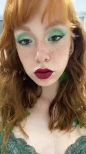 Servindo Curupira Realness: Curupira e Fantasia na Rotina da Faculdade