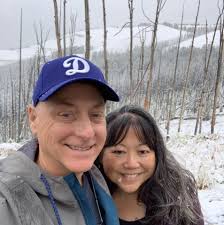 Can I disable auto-edit text and overlays in Insta360 app?