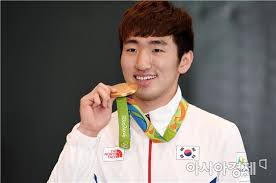 이전 편 보는 사람도 아찔한 모험의 순간 10장. í¬ë§ íŽœì„œ ë°•ìƒì˜ 2016ë…„ íŽœì‹±í˜'íšŒ ìµœìš°ìˆ˜ì„ ìˆ˜ ì•„ì‹œì•„ê²½ì œ