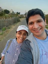 Traveling and sharing moments with you is the best @in.betweenmoments 💐❤️  #travels #traveldiaries #travgoals #travelingcouple #tadoba #life #travel  #wildlifephotography #