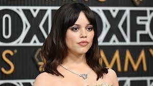 Underage Jenna Ortega Deepfake Ads That Let Users 'Undress' Her Ran on  Instagram & Facebook 