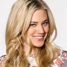 Aus staffel acht ist vor allem die schrille larissa marolt mit ihrer extremen spinnenphobie in erinnerung geblieben. Alle Infos News Zu Larissa Marolt Rtl De Rtl De