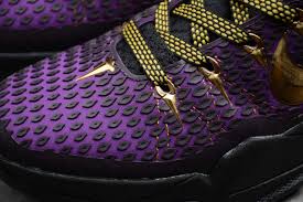 Bold, bright shoes like the nike mamba rage grinch are also favorites with street style fans as are the kobe 11s. Nike Zoom Kobe 7 Vii Black Purple Gold Basketball Shoes 511371 005 Sepsport