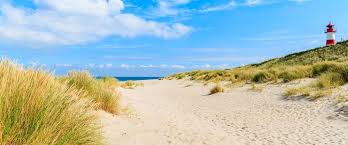 Die inseln römö und fanø bestechen durch die breitesten weißesten strände in ganz skandinavien, während am festland marschlandschaft mit einer einmaligen fauna und flora die region bestimmt. 12 Wunderschone Strande In Deutschland Fur 2021 Mit Fotos