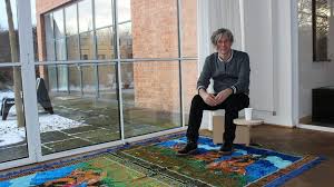 Eghn haus ester haus lange. Kunstler Macht Sich In Denkmal Breit Qiez