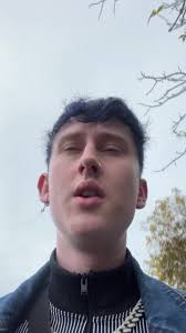 Autumn Outdoor Fashion: Denim Jacket and Stylish Accessories