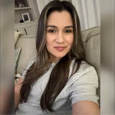 What are some recommendations for a clown or entertainer for a kids party?