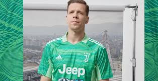 The 2021/22 home kit jersey pays tribute to the 10th anniversary of the allianz stadium, the iconic venue where the talent of the team's legendary champions meets the excitement of its fans. Juventus 21 22 Goalkeeper Kit Released Footy Headlines